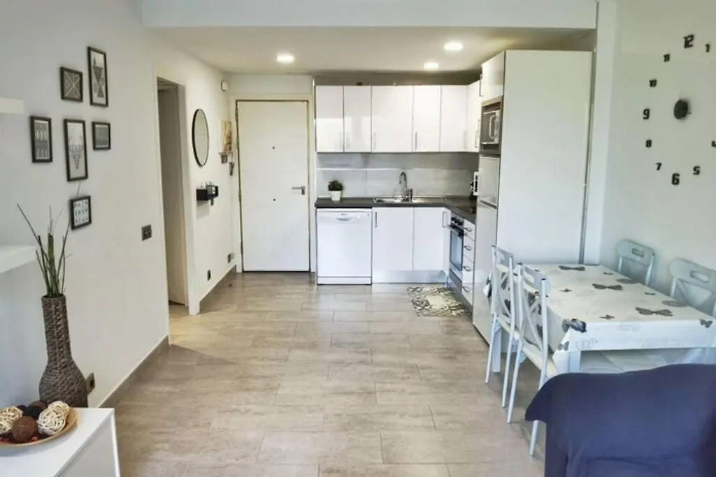 Barbacoa + Vistas Al Mar + Playa + Piscina. Apartment Salou
